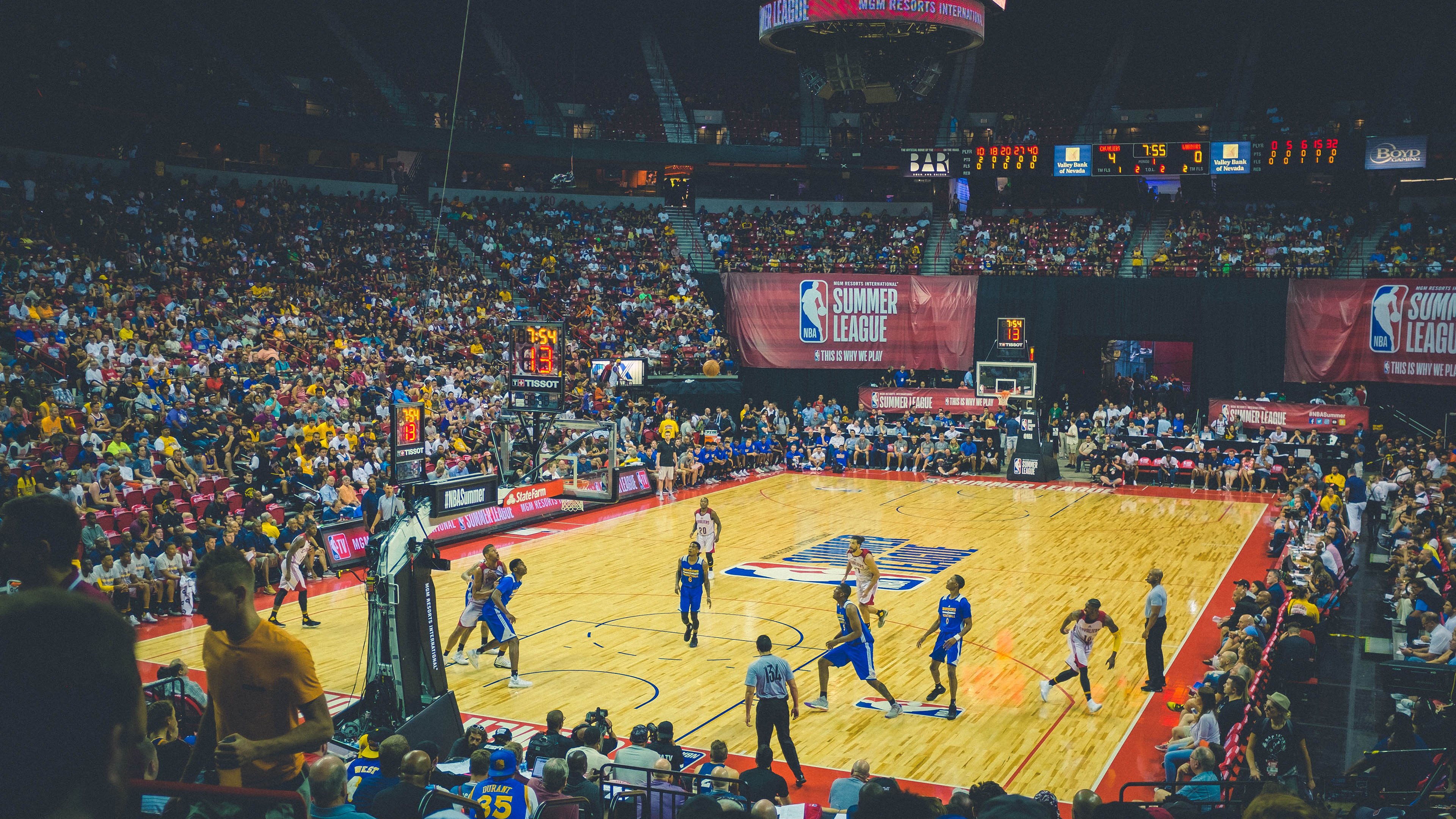 关于菲尼克斯太阳抢七大战鏖战拜仁慕尼黑，布伦森砍下15记关键球，全场沸腾的信息