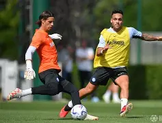 全锦赛转会风云：AC米兰盯上锋线强援，辛纳或成交易筹码(全民冠军ac米兰阵型)